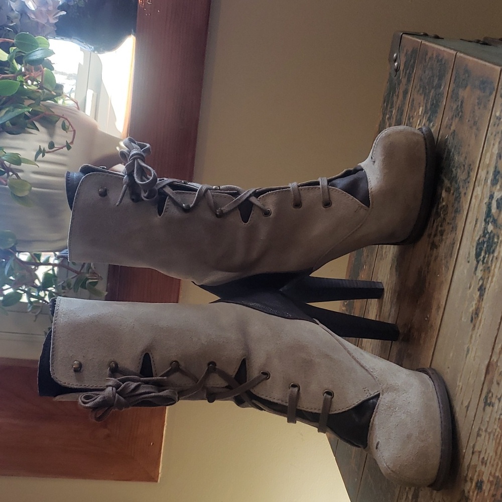 Gorgeous HOSS lace up heels booties from Italy 🇮🇹